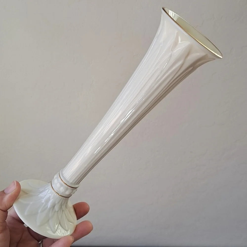 Vtg Lenox Fluted Tivoli Bud Vase Porcelain 24K Gold Trim Embossed Ivory USA 9